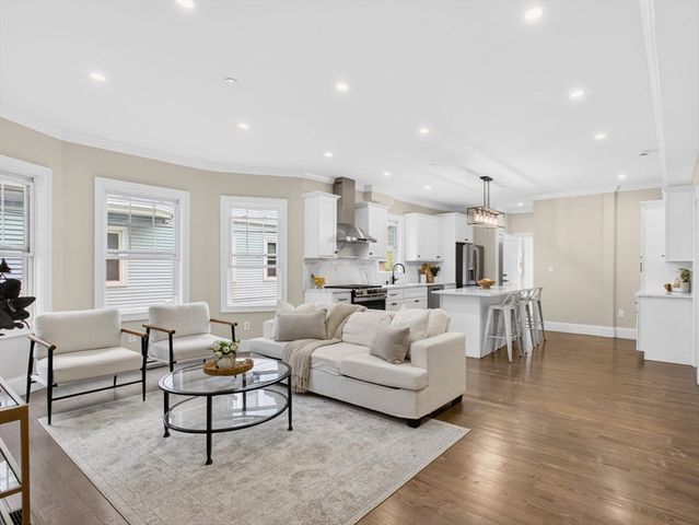 152 Washington St 1, Boston, MA 02135