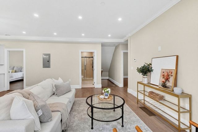 152 Washington St 1, Boston, MA 02135