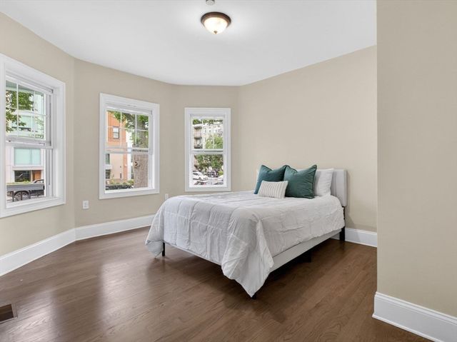 152 Washington St 1, Boston, MA 02135