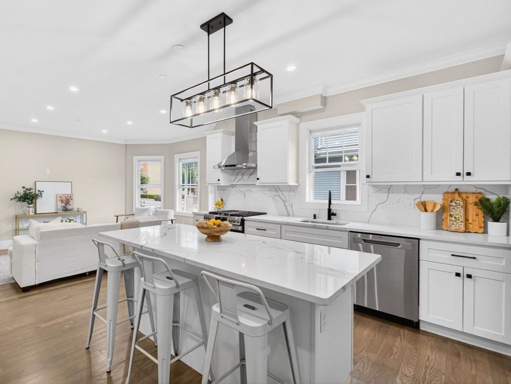 152 Washington St 1, Boston, MA 02135