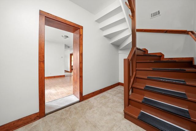 6540 S Vernon Avenue, Chicago, IL 60637