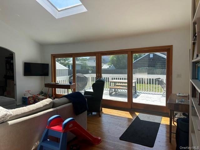 19 Edi Avenue, Plainview, NY 11803