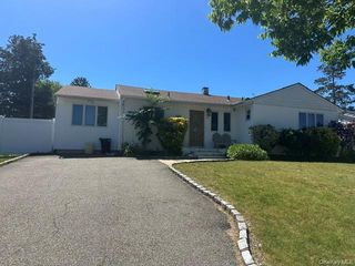 19 Edi Avenue, Plainview, NY 11803