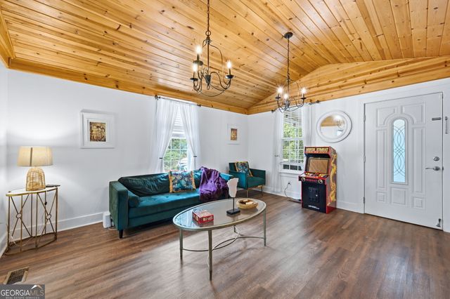 94 E Wood Street, Newnan, GA 30263
