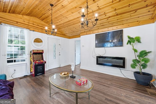 94 E Wood Street, Newnan, GA 30263