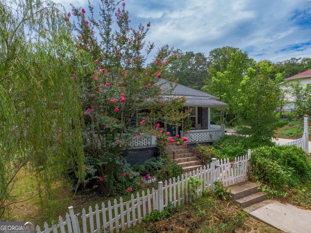 94 E Wood Street, Newnan, GA 30263