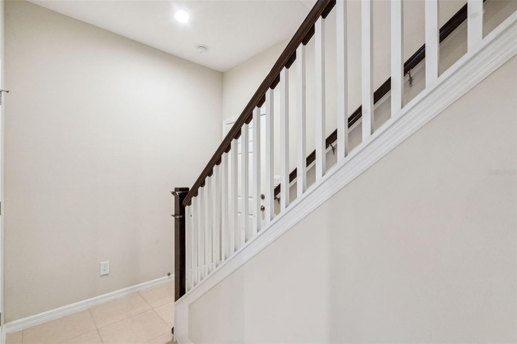 Image 17 of property listing at 9915 HIGHLAND SKY ALLEY, Orlando, FL 32832