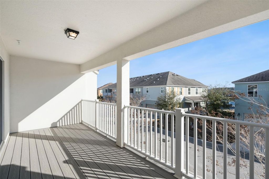 Image 25 of property listing at 9915 HIGHLAND SKY ALLEY, Orlando, FL 32832