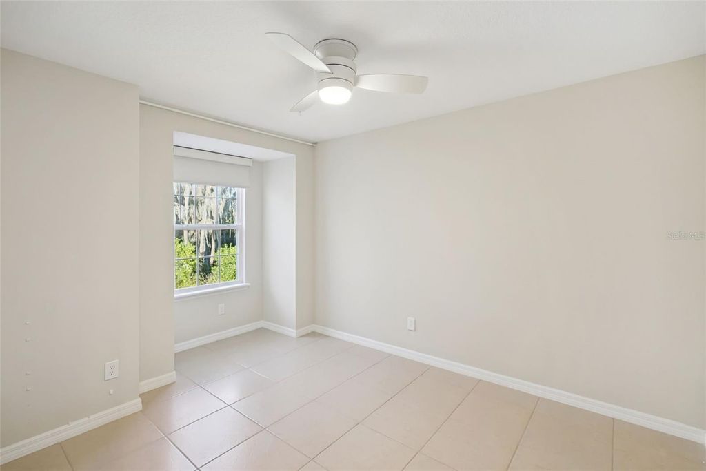 Image 34 of property listing at 9915 HIGHLAND SKY ALLEY, Orlando, FL 32832