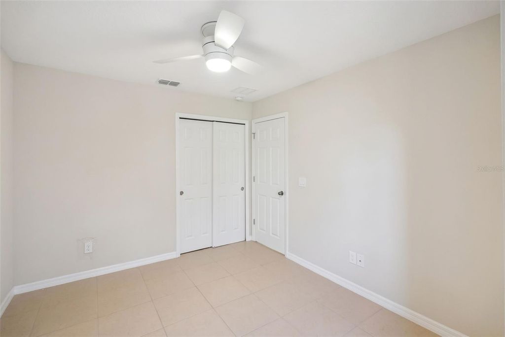 Image 35 of property listing at 9915 HIGHLAND SKY ALLEY, Orlando, FL 32832