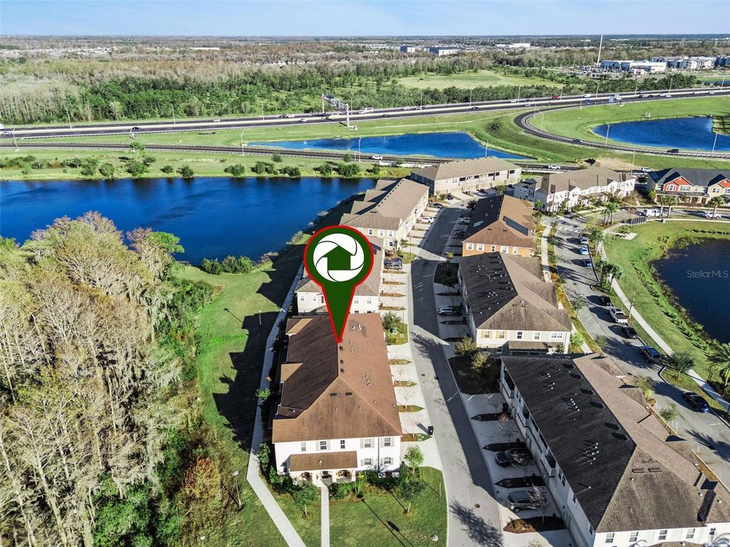 Image 40 of property listing at 9915 HIGHLAND SKY ALLEY, Orlando, FL 32832