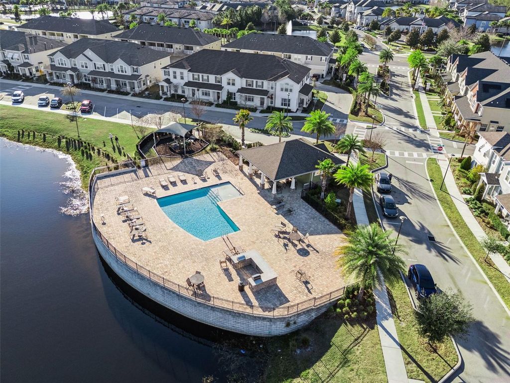 Image 50 of property listing at 9915 HIGHLAND SKY ALLEY, Orlando, FL 32832