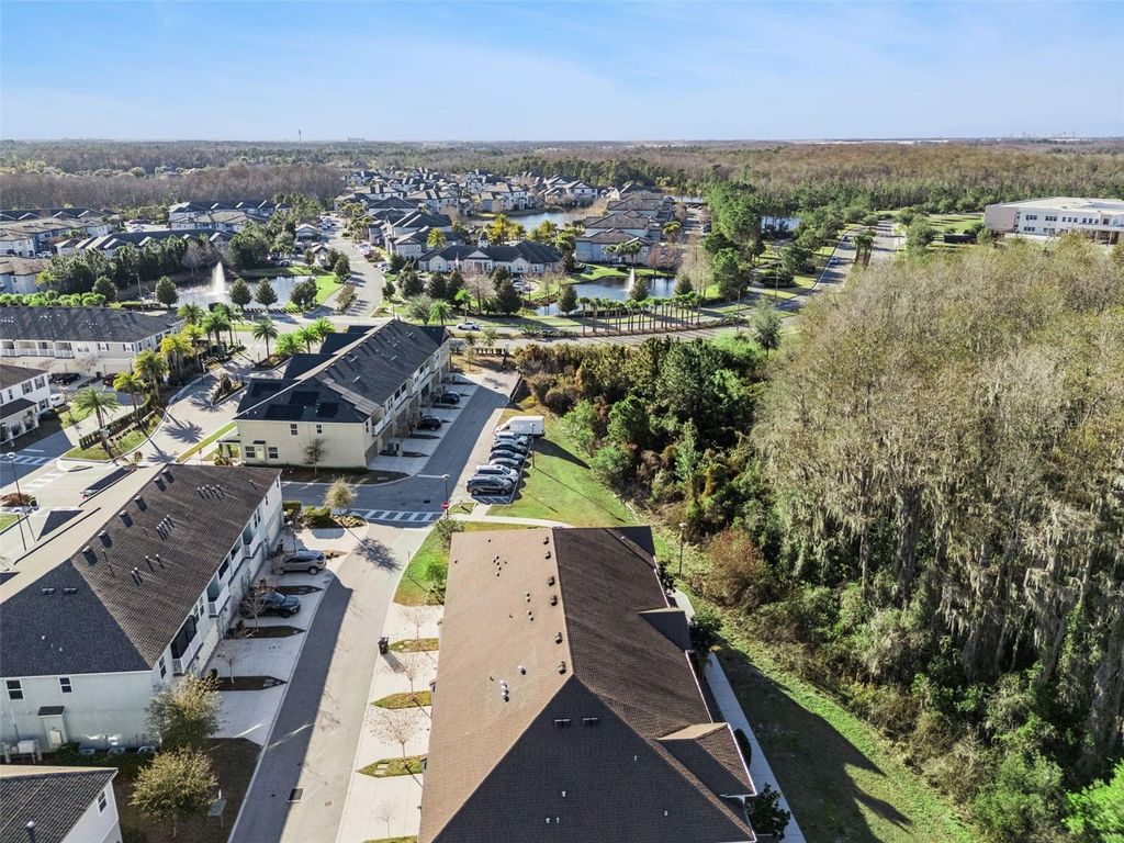 Image 53 of property listing at 9915 HIGHLAND SKY ALLEY, Orlando, FL 32832