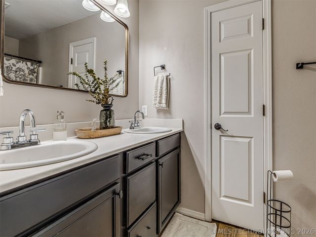 10904 E 123rd Street North, Collinsville, OK 74021