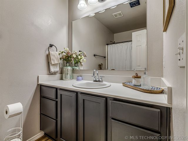 10904 E 123rd Street North, Collinsville, OK 74021