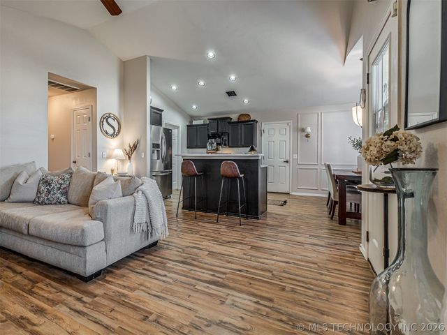 10904 E 123rd Street North, Collinsville, OK 74021