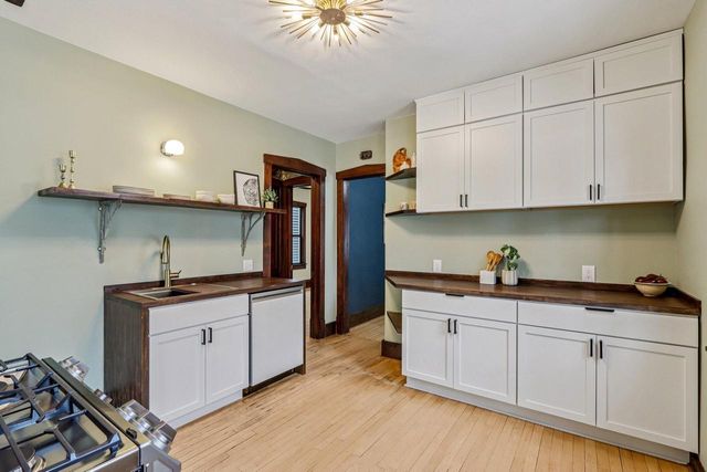 3421 N Fratney STREET, Milwaukee, WI 53212