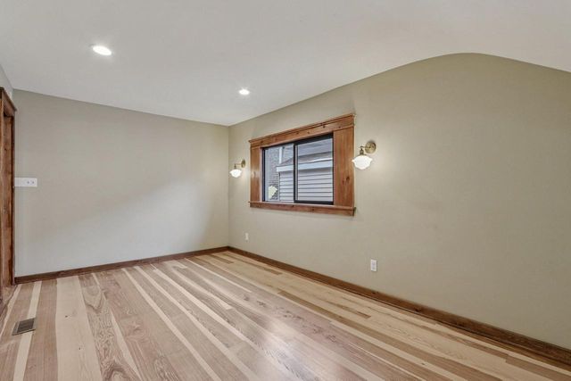 3421 N Fratney STREET, Milwaukee, WI 53212