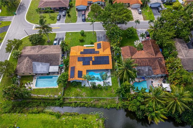 7505 NW 40TH PL, Coral Springs, FL 33065