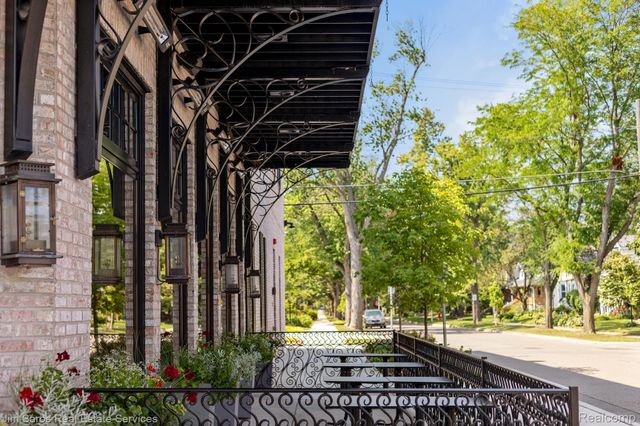 1300 Maryland, Grosse Pointe Park, MI 48230