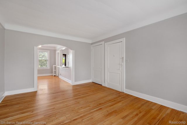 1300 Maryland, Grosse Pointe Park, MI 48230
