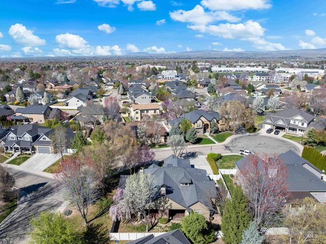 5350 N Brook Mist Place, Boise, ID 83713