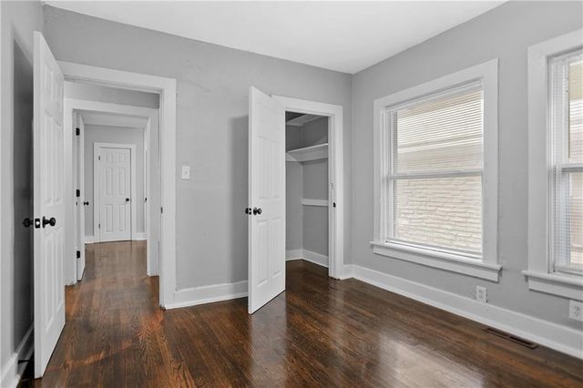 2420 E 42nd Street, Kansas City, MO 64130