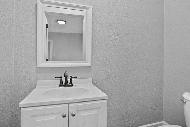 2420 E 42nd Street, Kansas City, MO 64130