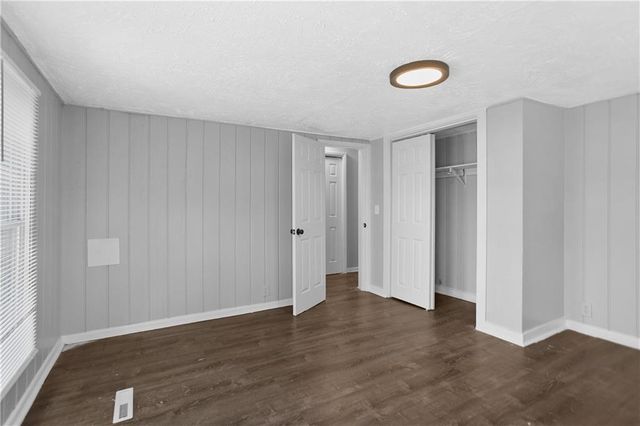 2420 E 42nd Street, Kansas City, MO 64130