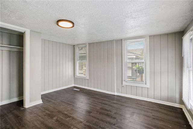 2420 E 42nd Street, Kansas City, MO 64130