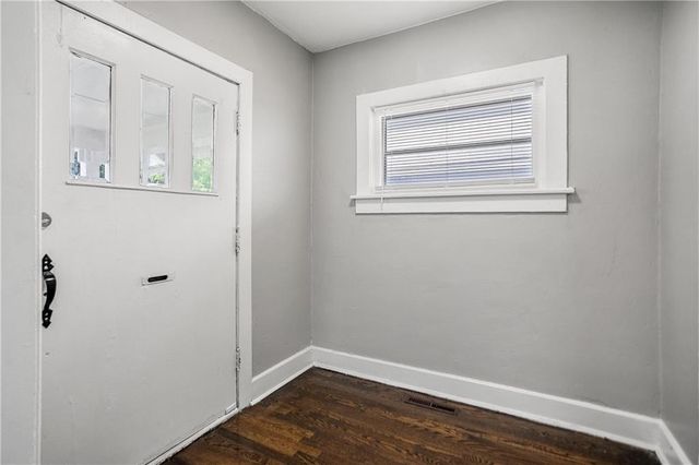2420 E 42nd Street, Kansas City, MO 64130