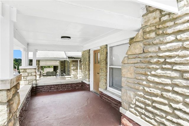 2420 E 42nd Street, Kansas City, MO 64130