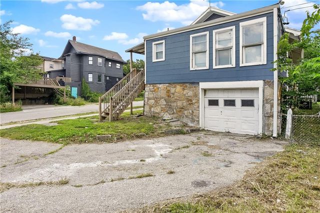 2420 E 42nd Street, Kansas City, MO 64130