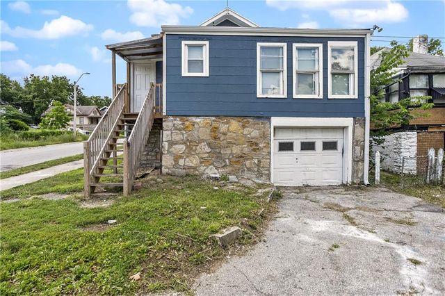 2420 E 42nd Street, Kansas City, MO 64130