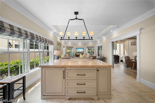 392 Carlton PL 3, Naples, FL 34108