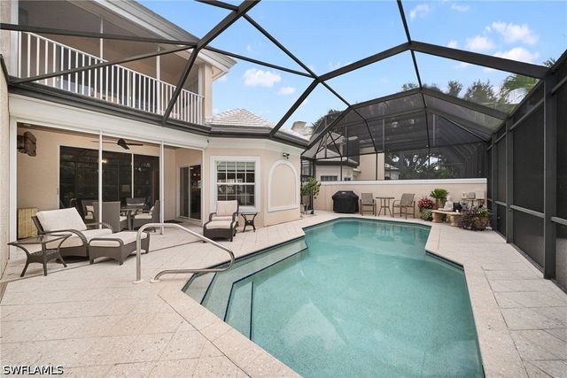 392 Carlton PL 3, Naples, FL 34108