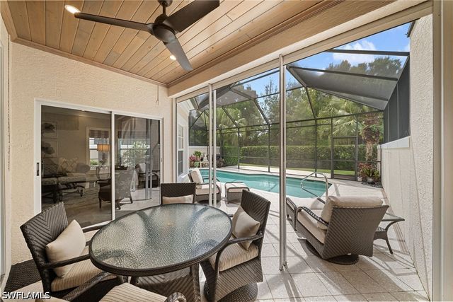 392 Carlton PL 3, Naples, FL 34108
