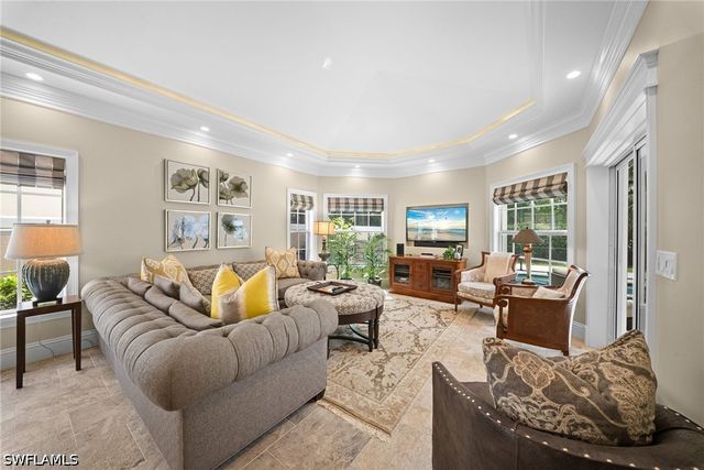 392 Carlton PL 3, Naples, FL 34108