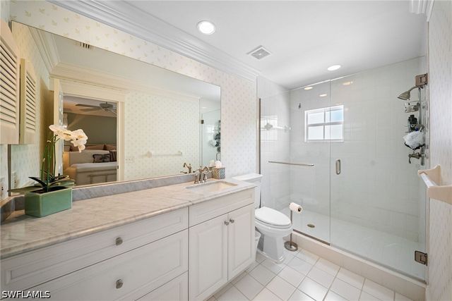 392 Carlton PL 3, Naples, FL 34108