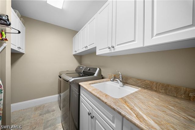 392 Carlton PL 3, Naples, FL 34108