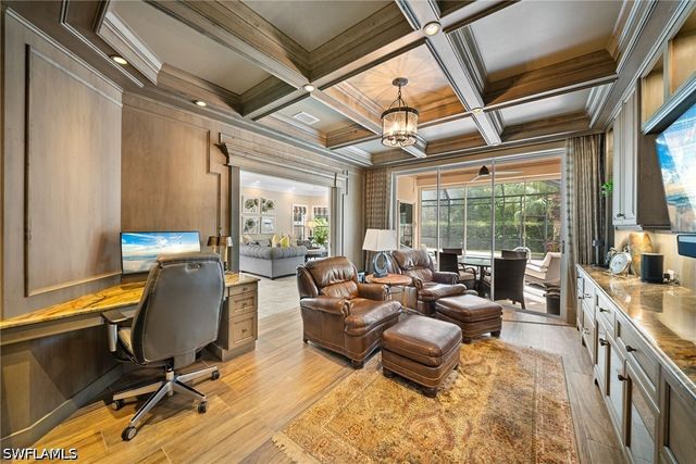 392 Carlton PL 3, Naples, FL 34108