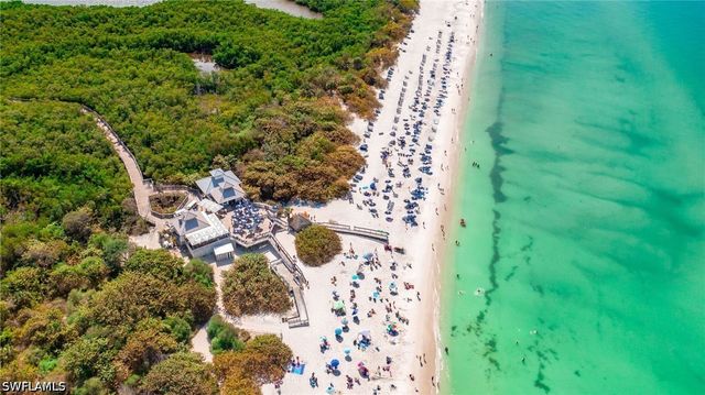 392 Carlton PL 3, Naples, FL 34108