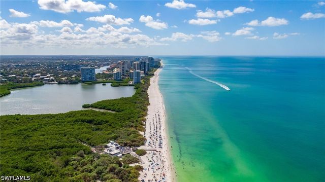 392 Carlton PL 3, Naples, FL 34108