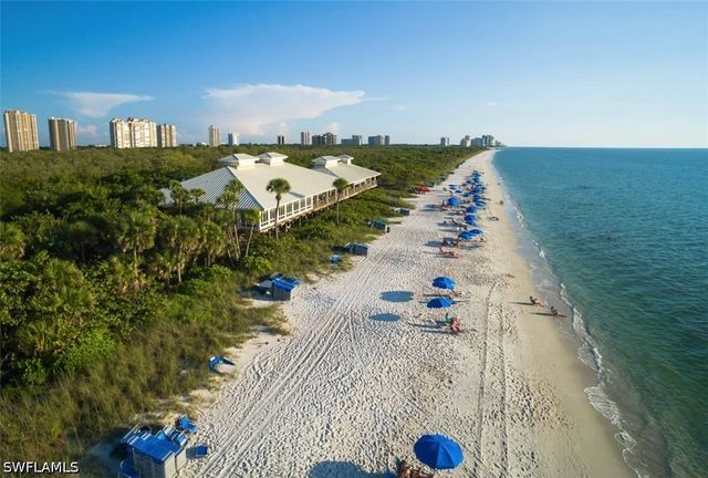392 Carlton PL 3, Naples, FL 34108