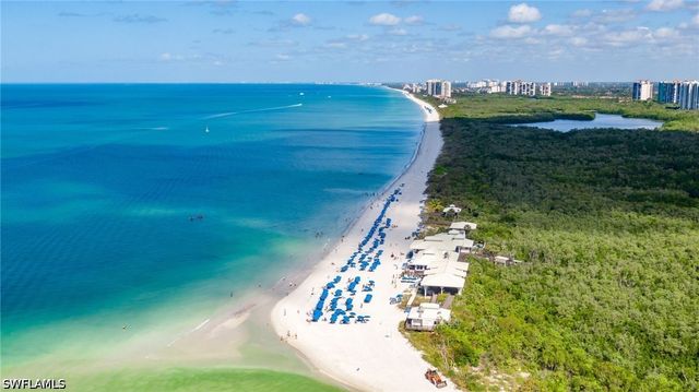 392 Carlton PL 3, Naples, FL 34108