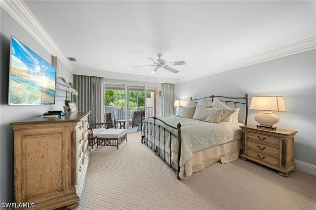 392 Carlton PL 3, Naples, FL 34108
