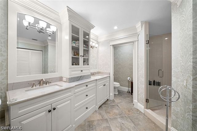392 Carlton PL 3, Naples, FL 34108