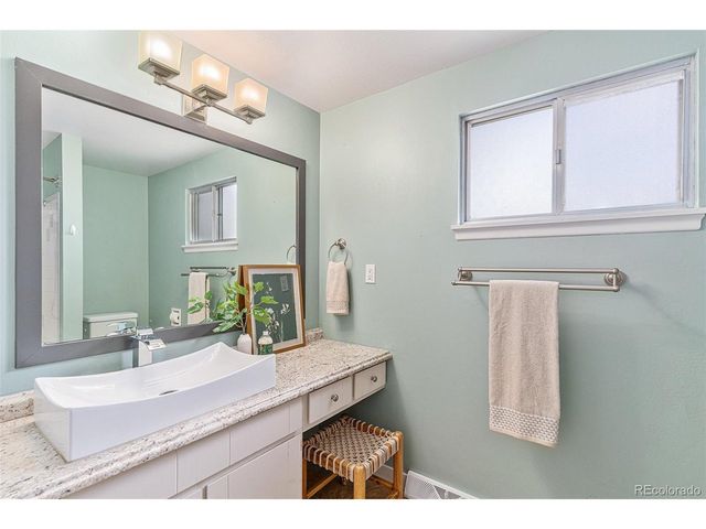 1838 Gay St, Longmont, CO 80501