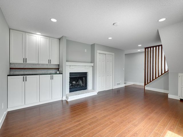 7633 Maplebrook Parkway N, Brooklyn Park, MN 55445