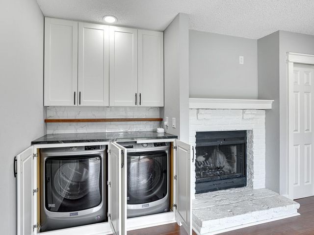 7633 Maplebrook Parkway N, Brooklyn Park, MN 55445
